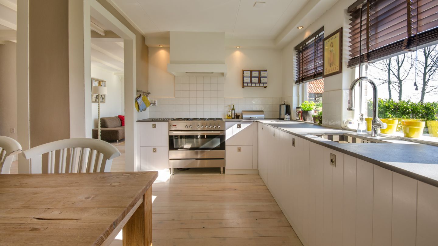 Residential cleaning service in action